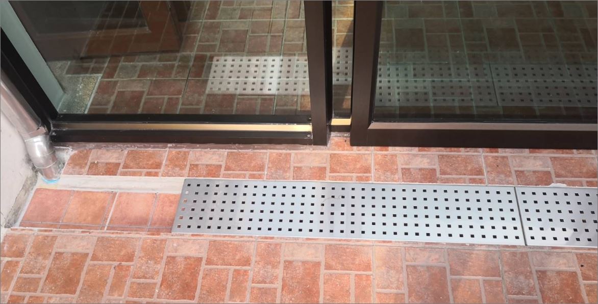 ҵçʵõ   Perforated Heel Guard Drainage Stainless Shower Grating