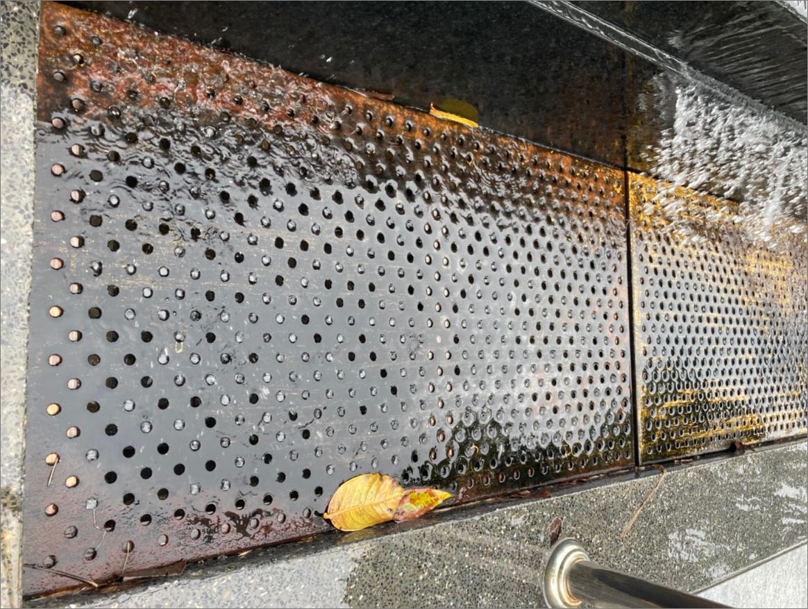 Modern Stainless Linear Shower Floor Drainage Grating ตะแกรงระบายน้ำสแตนเลสสำเร็จรูป แผ่นเกรตติ้งสแตนเลสเจาะรู