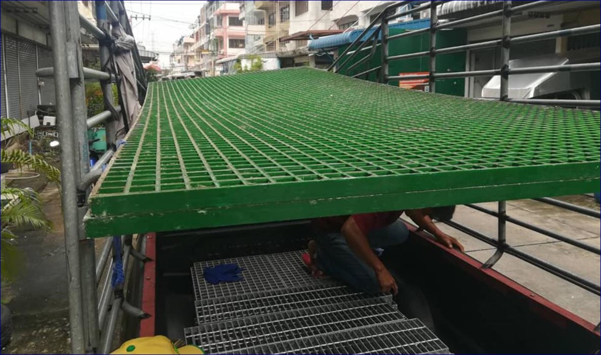 Fiberglass GFRP Plastic Composite Mould Walkway Grating แผ่นพื้นทางเดินพลาสติกเอฟอาร์พี ฝาเกรตติ้งตะแกรงระบายน้ำไฟเบอร์กล๊าส  