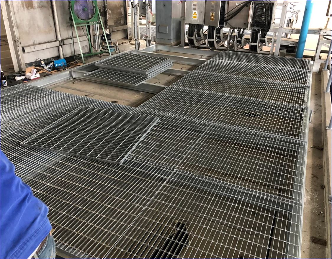 Metal Drainage hot dip galvanized Welding Flat Carbon Bar Steel Grating ฝาตะแกรงรางระบายน้ำเหล็กแผ่นเชื่อมชุบจุ่มร้อนทนสนิมฮ็อทดิ๊ปกัลวาไนซ์