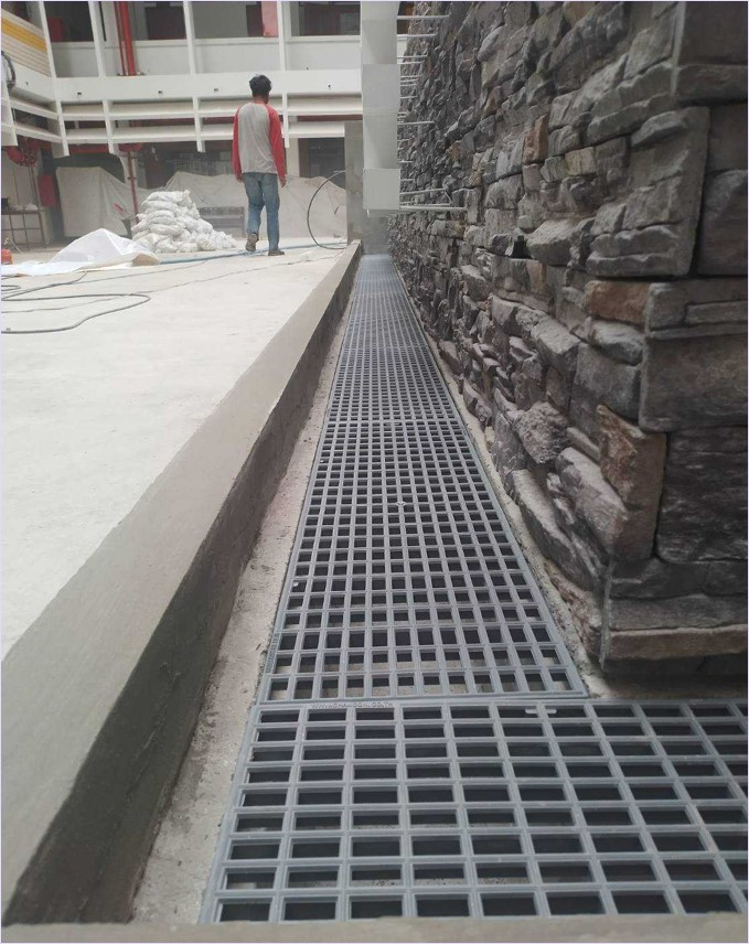 Swimming Pool Gutter Drainage Overflow Plastic floor Grating ตะแกรงพลาสติกรอบขอบสระว่ายน้ำเกรตติ้งแผ่นรางฝาปิดบ่อครอบท่อพักระบายน้ำล้น