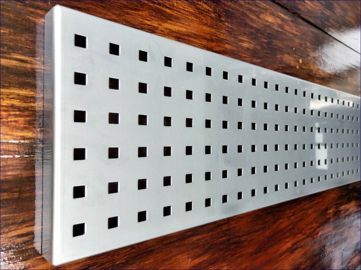 Modern Stainless Linear Shower Floor Drainage Grating ฝาเกรตติ้งตะแกรงสแตสเลสปิดรางครอบท่อระบายน้ำ