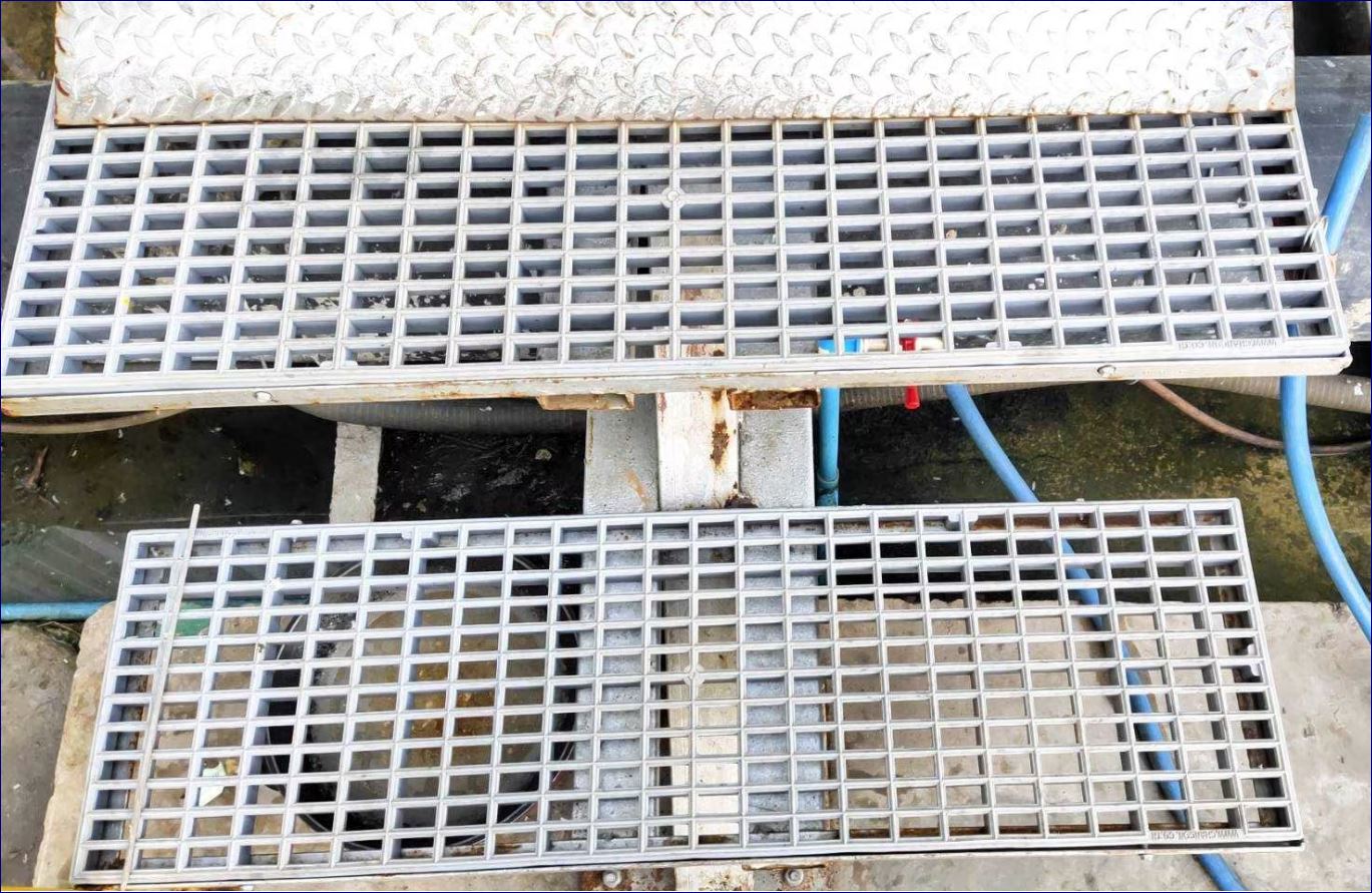 Swimming Pool Drainage Overflow Plastic floor Grating panel ราคาตะแกรงระบายน้ำล้นพลาสติก เกรตติ้งกันกลิ่นห้องน้ำปิดฝาท่อรางน้ำทิ้งรอบสระว่ายน้ำ  ปูพื้นรางกัตเตอร์