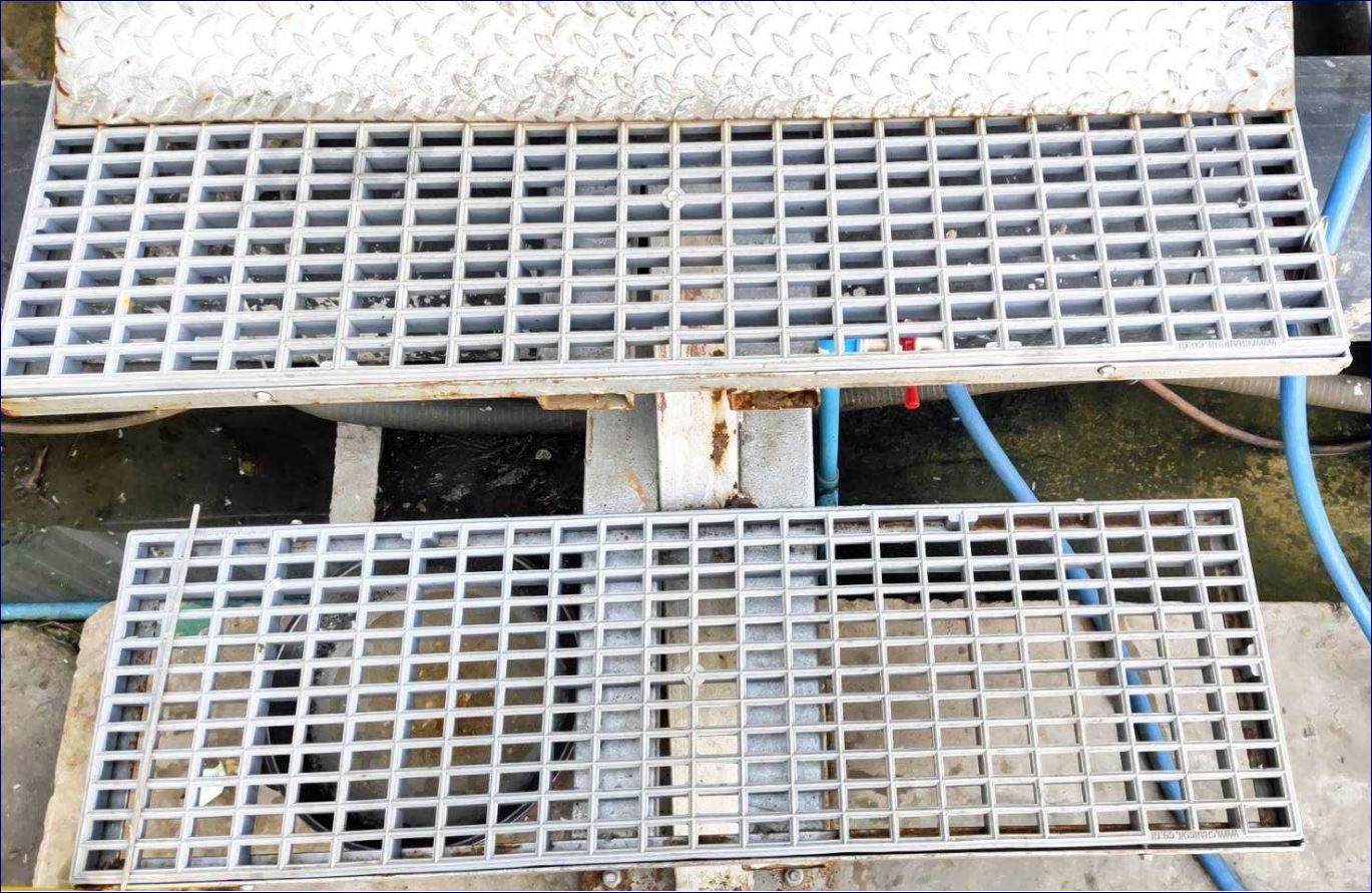 Swimming Pool Drainage Overflow Plastic floor Grating panel ราคาตะแกรงระบายน้ำล้นพลาสติก เกรตติ้งกันกลิ่นห้องน้ำปิดฝาท่อรางน้ำทิ้งรอบสระว่ายน้ำ  ปูพื้นรางกัตเตอร์ 