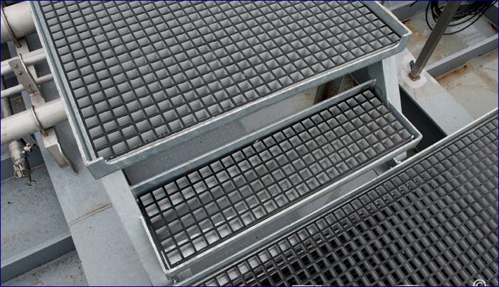 ฝาตะแกรงระบายน้ำไฟเบอร์กล๊าสแผ่นพื้นทางเดินยกระดับสำเร็จรูป FRP Fibreglass ladder stairtread Grating