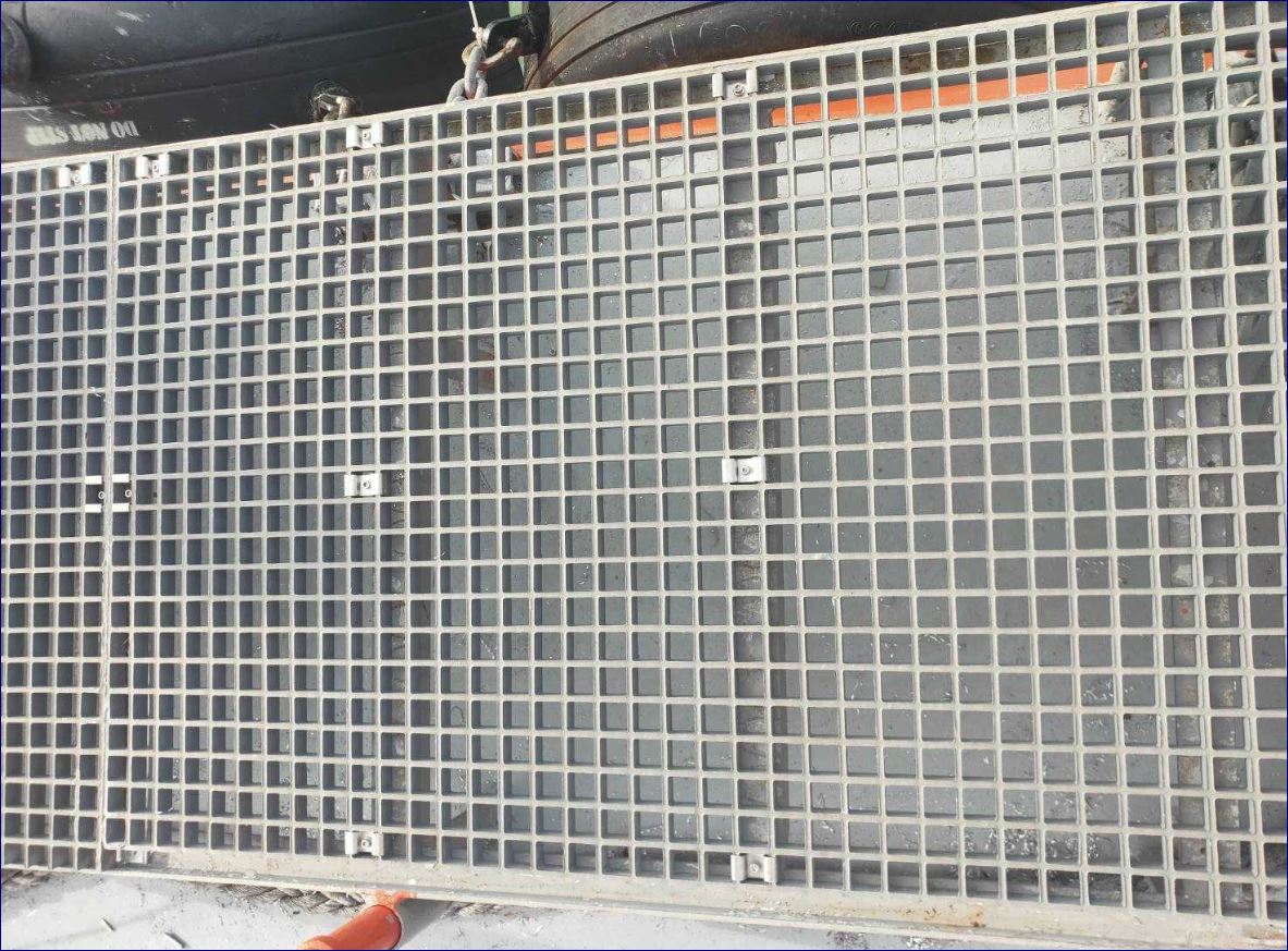 Fiberglass GFRP Mould Composite Plastic Walkway Grating แผ่นพื้นทางเดินพลาสติกเอฟอาร์พี ฝาเกรตติ้งตะแกรงระบายน้ำไฟเบอร์กล๊าส  