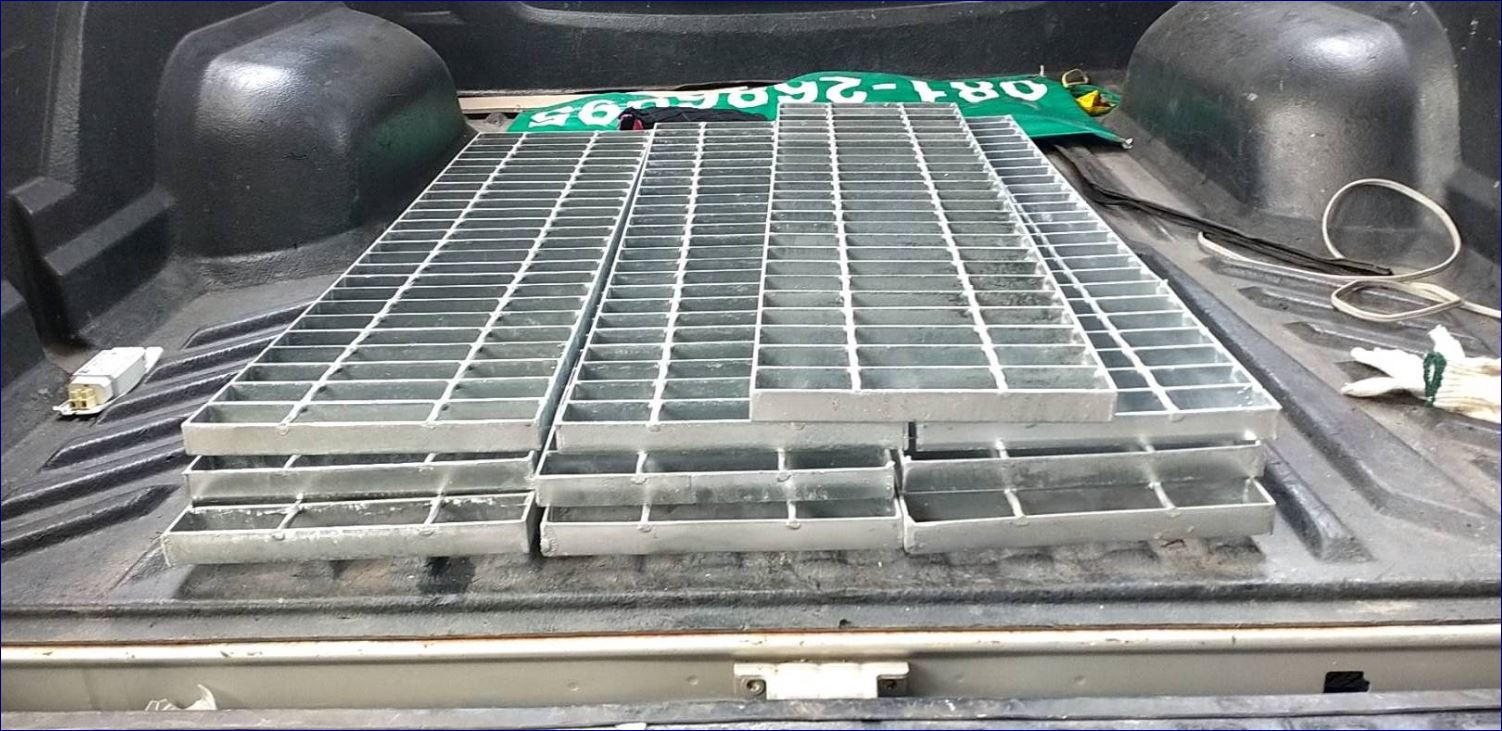 Metal hot dip galvanized Drainage Welding Carbon Flat Bar Steel Grating ฝาตะแกรงรางระบายน้ำเหล็กแผ่นเชื่อมชุบจุ่มร้อนทนสนิมฮ็อทดิ๊ปกัลวาไนซ์