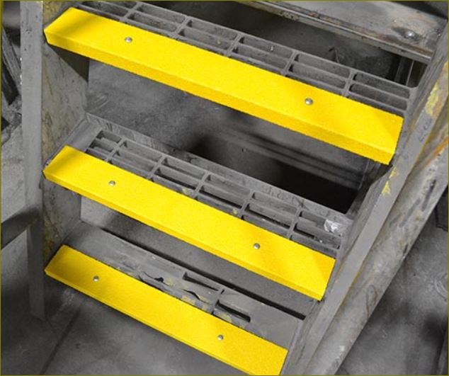ตะแกรงขั้นบันไดเหล็ก พร้อมจมูกบันไดกันลื่น Slippery Resisance Tape stair tread nosing Grating cover 