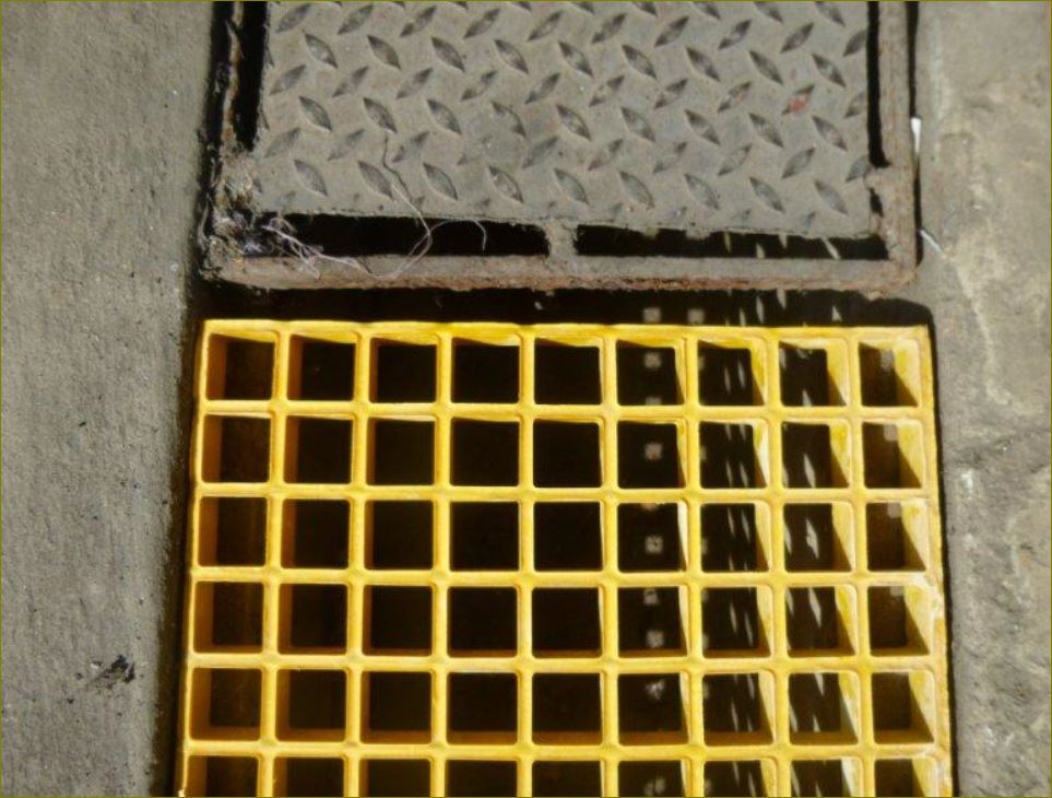 ตะแกรงเหล็กไฟเบอร์กล๊าสระบายน้ำล้น FRP steel ManholeCovers Grating