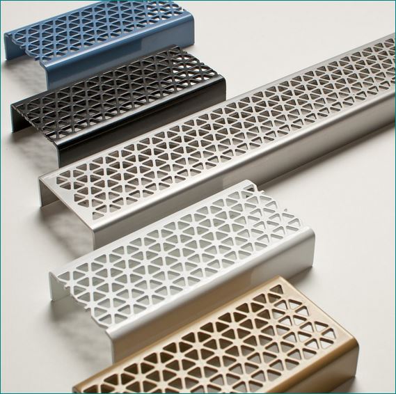 Twist Serrated Non-skid Heel Guard Stainless grating ตะแกรงระบายน้ำสแตนเลสแบบรางยาวต่อเนื่องกันสำเร็จรูปเหล็ก