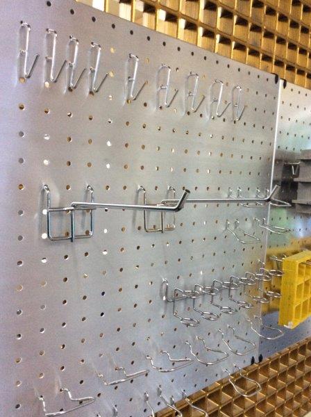 กระดานเจาะรูฮุกตะขอลวดขาแขวนเพ็คบอร์ด Hook Pegboards