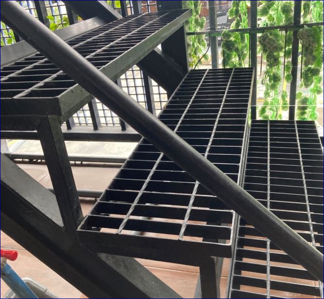 apply bar STeel grating for StairTreadNosing cover ç鹺ѹ硷Өҡçк¹ͤ