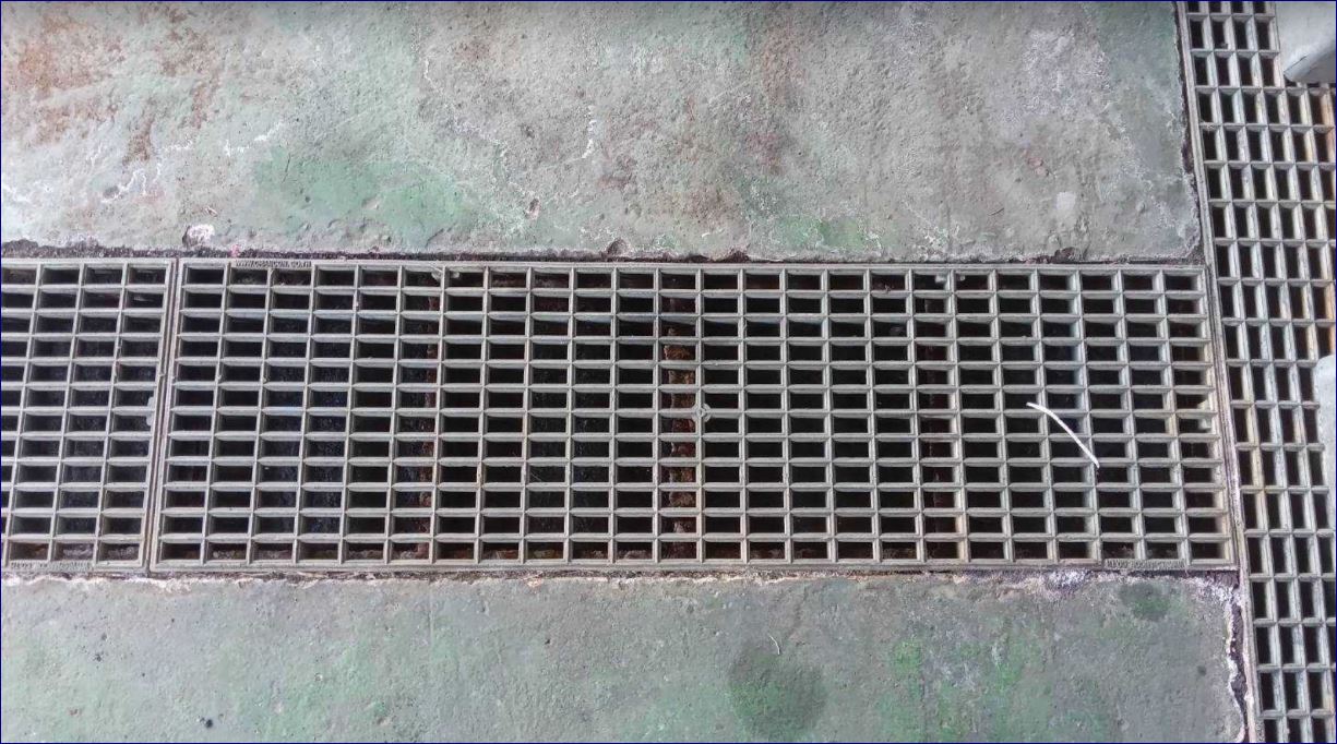 Raised Floor Inlet Trench Drainage Gutter Swimmingpool Overflow Plastic Grating  ฝาตะแกรงน้ำล้นรอบแนวขอบสระว่ายน้ำ