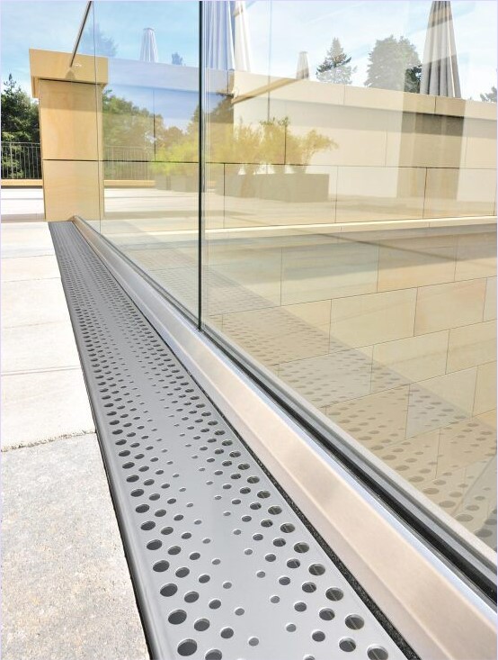 ตะแกรงเหล็กระบายน้ำเลเซอร์ฉลุลายพับเจาะรูดีไซน์ตกแต่ง Metal Perforate Cutting Laser CNC Gutter Trench Drain Grating