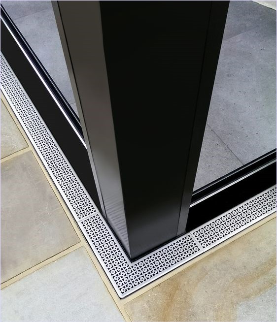 ตะแกรงเหล็กระบายน้ำเลเซอร์ฉลุลายพับเจาะรูดีไซน์ตกแต่ง Metal Perforate Cutting Laser CNC Gutter Trench Drain Grating