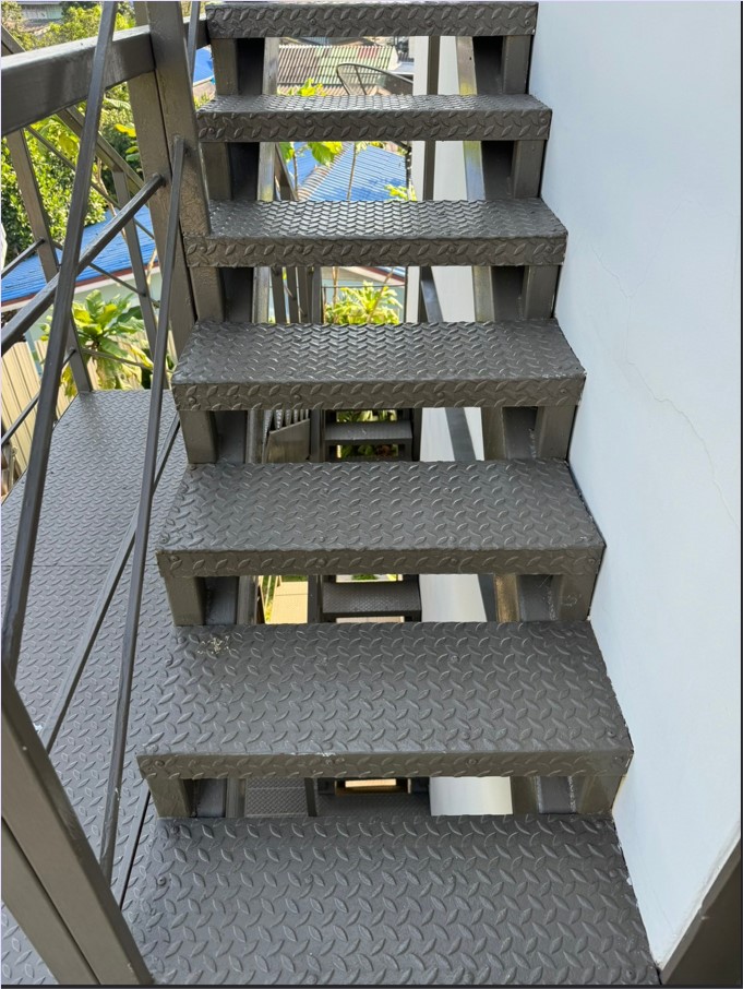 CompoundChequeredDiamondPlateManholeCoverStaircaseBarSteelGrating ฝาปิดบ่อท่อพักขั้นบันไดแผ่นลายเช็คเกอร์เพลท