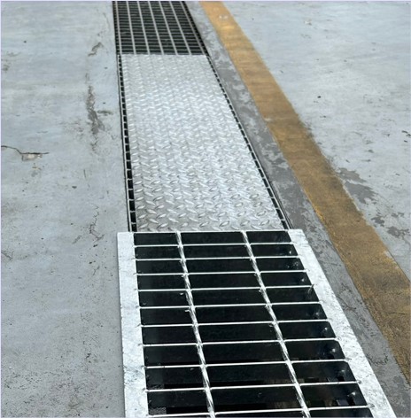 CompoundChequeredDiamondPlateManholeCoverStaircaseBarSteelGrating ฝาปิดบ่อท่อพักขั้นบันไดแผ่นลายเช็คเกอร์เพลท