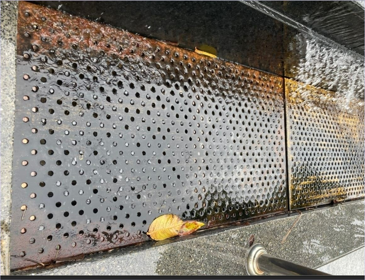 ตะแกรงเหล็กระบายน้ำเลเซอร์ฉลุลายพับเจาะรูดีไซน์ตกแต่ง Metal Perforate Cutting Laser CNC Gutter Trench Drain Grating