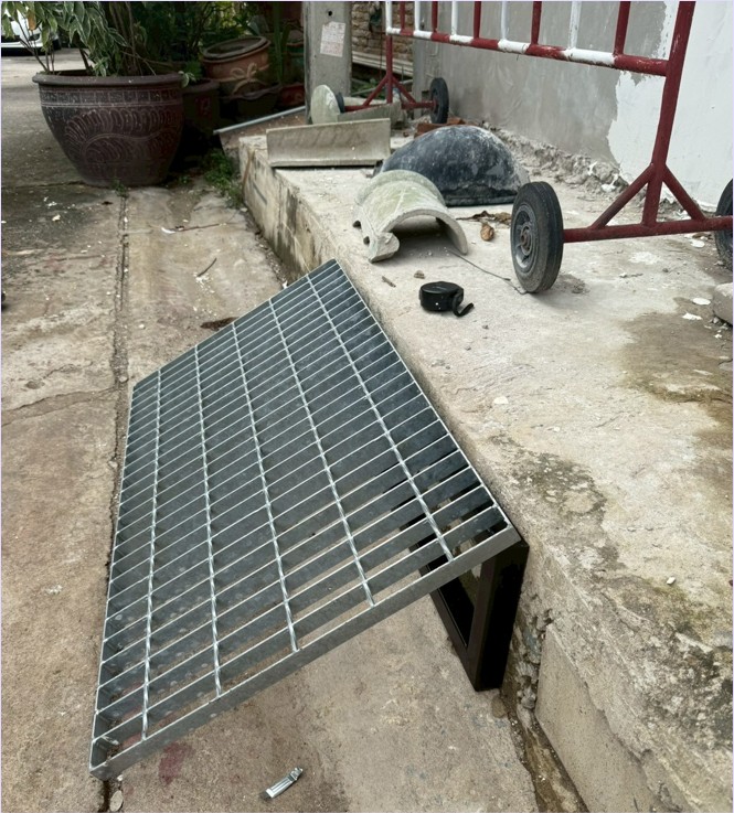 蹵çͧҧҴѹö鹿صҷٻ չ鹵ҧдѺ Wheelchair Portable Saftey Steel Grating Plate Dock Ramp