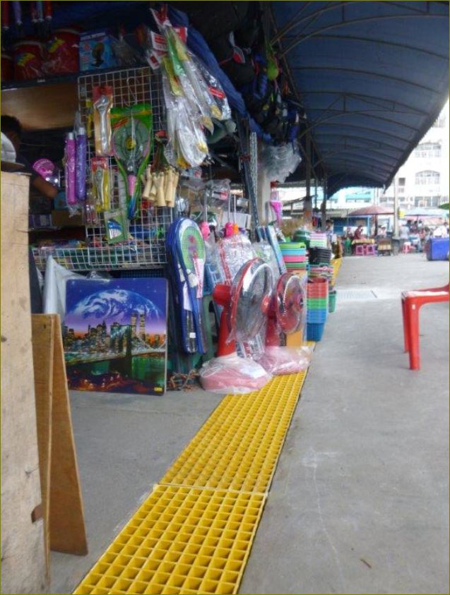 GfrpMouldPultrudedFibreglassRaisedFloorWalkwayOverflowPlasticGrating เกรตติ้งตะแกรงระบายน้ำล้นพลาสติกไฟเบอร์กล๊าสแผ่นปูพื้นทางเดินยกระดับกันลื่นเอฟอาร์พี