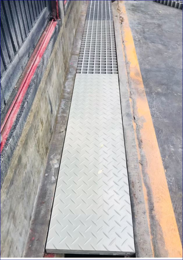 FiberGlass Solid Top  Plate  Pultruded Mould Manhole Cover Grating ประเภทและขนาดของตะแกรงแผ่นปูพื้นทางเดินฝาปิดบ่อครอบท่อพักไฟเบอร์กล๊าส