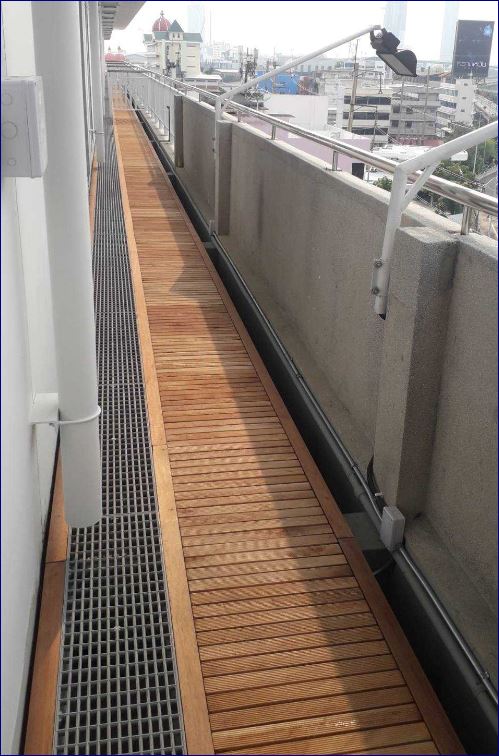 ตะแกรงเกรตติ้งทางเดินระบายน้ำล้นขอบสระว่ายน้ำ Swimming Pool Overflow walkway Plastic Grating panel