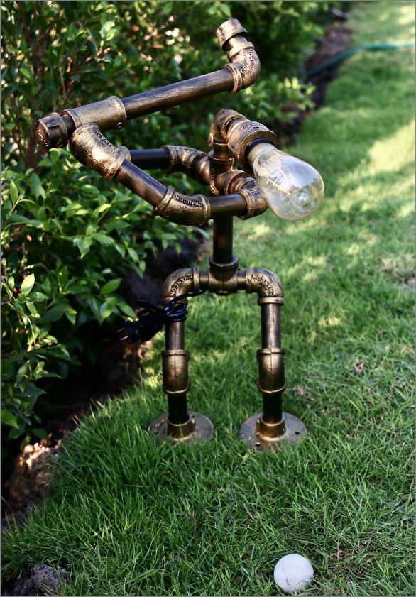 ¹ͻл硵ҧԴѧ ͧѭҹѹԴ鹺ҹ  GolferCartoon GoldenRustIronRobotStylePlumbingPipeTableLightingLamp